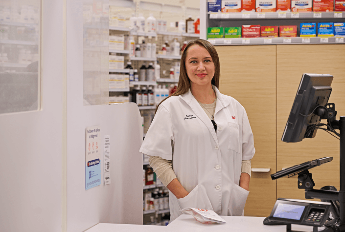 Image of a pharmacy student in a pharmacy